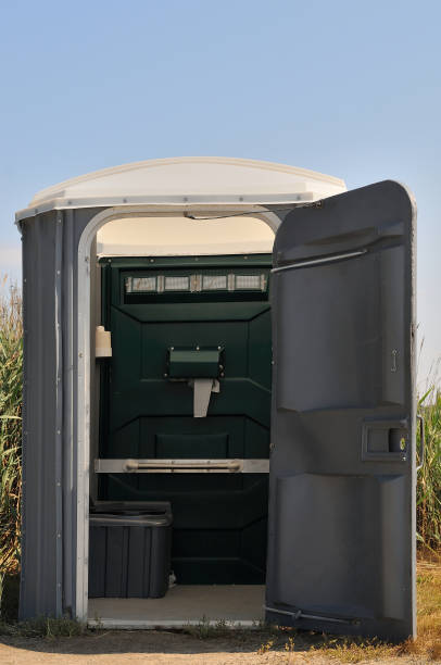 Best Portable restroom trailer rental  in Frazeysburg, OH